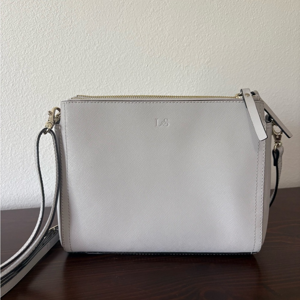 Lo & Sons Pearl Saffiano Leather Light Grey Crossbody Purse - Picture 6 of 12